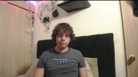 Snapshot of santii_rose chatting on June 17, 2026, 3:42 am Santii online show from June 17, 2026, 3:42 am