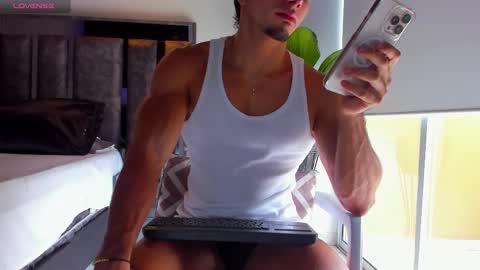 Santiago Seans online show from October 17, 2025, 2:30 pm