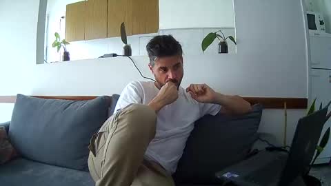 Snapshot of santinogc chatting on November 3, 2025, 8:21 pm Nalguitas online show from November 3, 2025, 8:21 pm