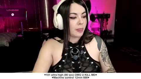 Liah Santos online show from November 22, 2025, 5:56 pm