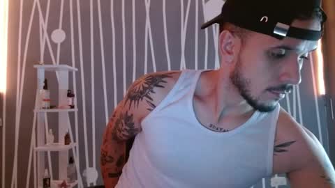 Snapshot of santti_torres chatting on February 26, 2025, 3:32 am Santy Torres online show from February 26, 2025, 3:32 am