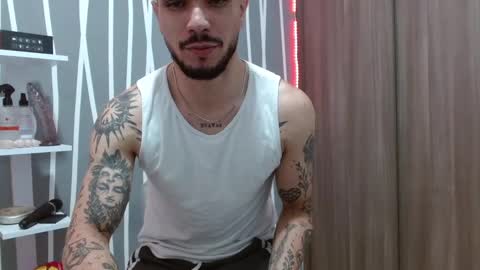 Snapshot of santti_torres chatting on October 24, 2025, 3:25 am Santy Torres online show from October 24, 2025, 3:25 am