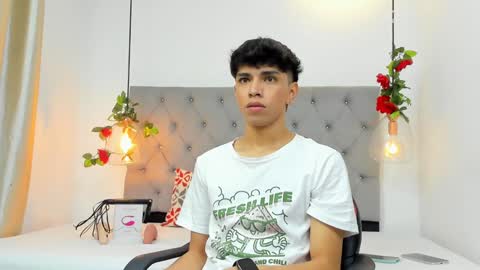 Santiago Carrington online show from December 24, 2024, 12:55 pm