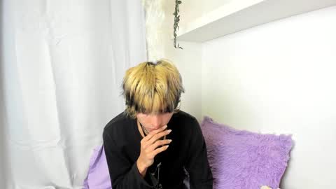 kitty online show from December 15, 2024, 3:24 am