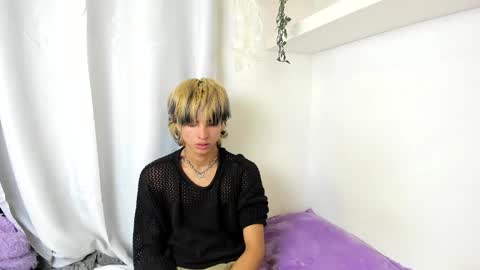 kitty online show from December 20, 2024, 6:08 am