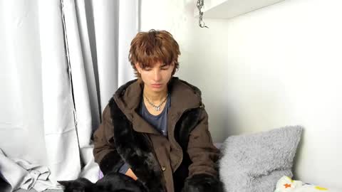 kitty online show from January 15, 2025, 4:57 am