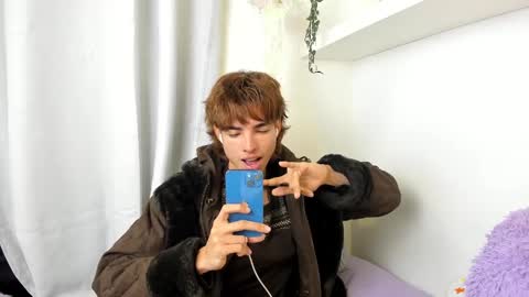 kitty online show from January 21, 2025, 3:37 am