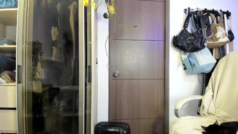 kitty online show from January 25, 2025, 4:13 am