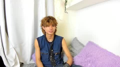 kitty online show from February 21, 2025, 3:23 am