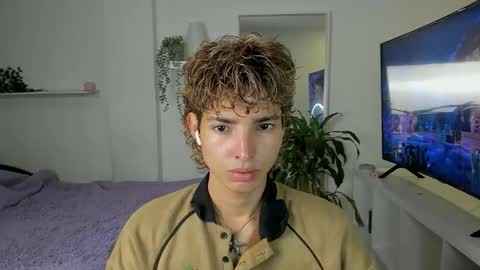 kitty online show from September 23, 2025, 11:41 pm