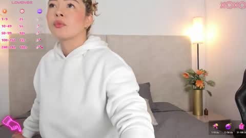 Saori  online show from December 5, 2025, 12:03 pm