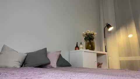 Anny online show from November 24, 2025, 4:51 pm