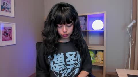 Snapshot of saphyralux chatting on May 6, 2026, 9:31 pm saphyralux online show from May 6, 2026, 9:31 pm