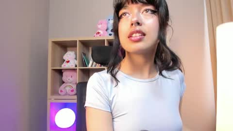 Snapshot of saphyralux chatting on June 1, 2026, 9:16 pm saphyralux online show from June 1, 2026, 9:16 pm
