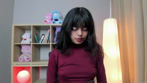 Snapshot of saphyralux chatting on June 3, 2026, 9:42 pm saphyralux online show from June 3, 2026, 9:42 pm