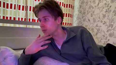 sapph1res online show from March 4, 2026, 9:04 am