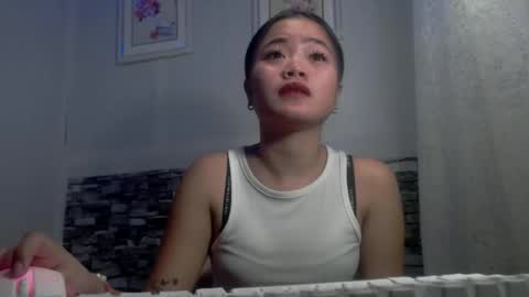 sapphire_amora online show from October 13, 2025, 1:11 pm
