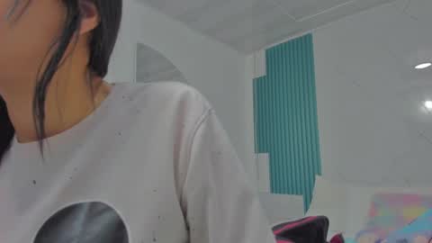 sara allenx online show from September 22, 2025, 1:35 pm