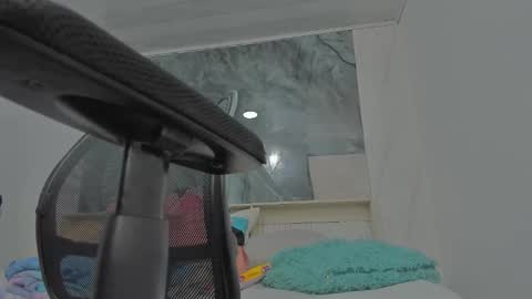 sara allenx online show from November 3, 2025, 1:34 pm