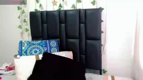 Sara  online show from September 29, 2025, 12:54 pm