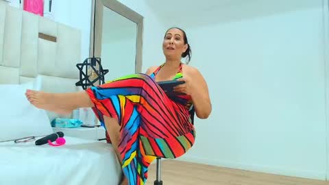 Snapshot of sara_bigass__ chatting on June 7, 2026, 12:15 am sara online show from June 7, 2026, 12:15 am