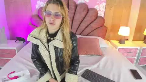 Snapshot of sara_colyn chatting on June 14, 2026, 12:40 pm sara_colyn online show from June 14, 2026, 12:40 pm