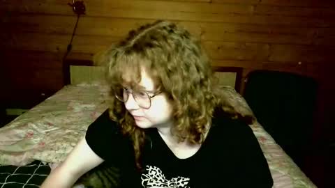 Snapshot of sara_del_sun chatting on May 8, 2026, 8:19 am Sara online show from May 8, 2026, 8:19 am