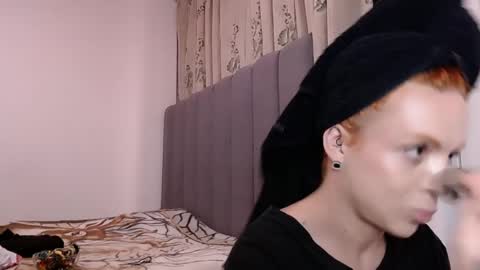 sara_johnson__ online show from April 19, 2026, 1:05 am