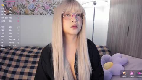 Snapshot of sara_kim_ chatting on February 9, 2026, 10:03 pm Sara new account give me thomb up Follow me help me reach 15k followers again online show from February 9, 2026, 10:03 pm
