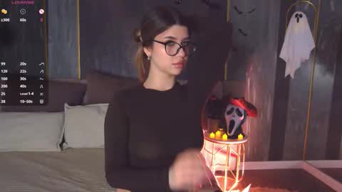 Sara online show from October 28, 2025, 4:31 pm