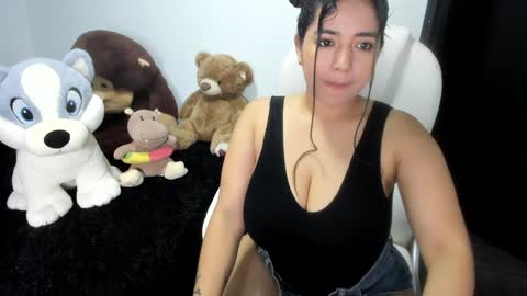 sarah  LIZCANO....... online show from January 31, 2025, 11:13 am