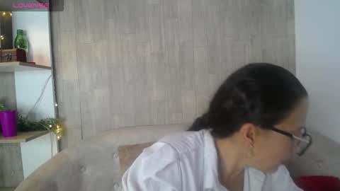 Sara   online show from February 4, 2026, 9:31 pm