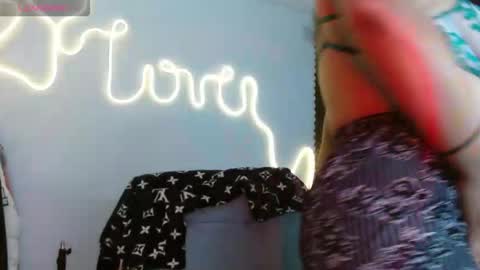 sara online show from October 22, 2025, 2:34 am