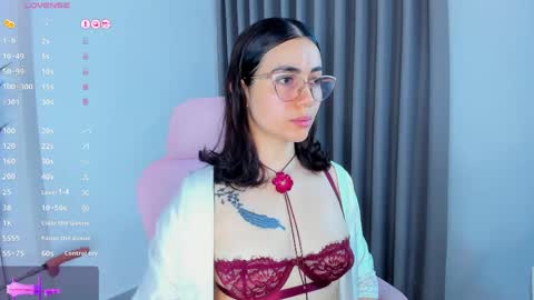 Snapshot of sara_ospina22 chatting on May 2, 2026, 2:11 pm Sara online show from May 2, 2026, 2:11 pm