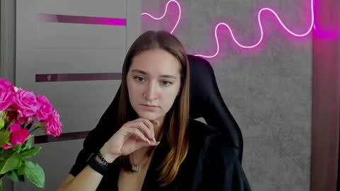 Sara online show from October 8, 2025, 7:33 pm