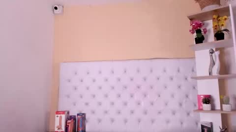 sara_salgado online show from September 21, 2025, 11:12 am