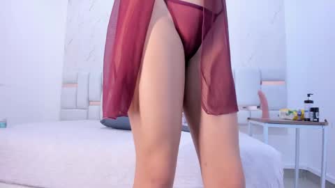 sara_sm1th_ online show from April 27, 2026, 12:03 pm