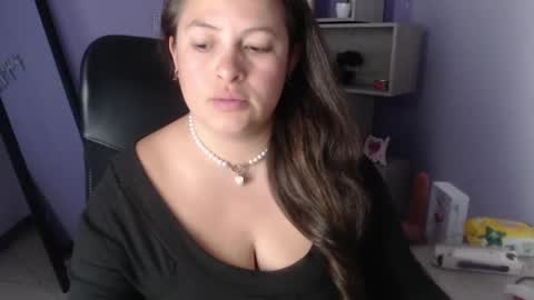 sara_thonson_ online show from December 11, 2024, 9:30 am