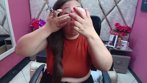 sara_thonson_ online show from December 15, 2025, 2:54 pm