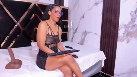 sara_tourner online show from October 10, 2025, 11:42 am