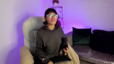 saraa_lee856 online show from May 8, 2026, 7:41 pm