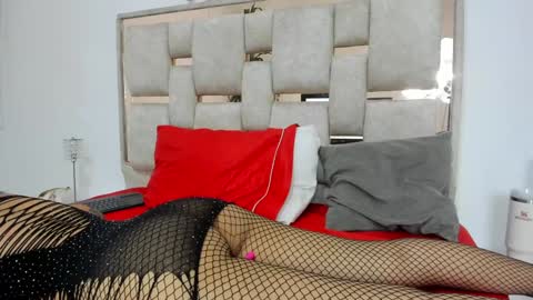 Snapshot of saraa_nix chatting on December 18, 2024, 9:25 am sara online show from December 18, 2024, 9:25 am