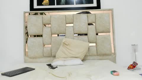 Snapshot of saraa_nix chatting on January 29, 2025, 6:43 am sara online show from January 29, 2025, 6:43 am