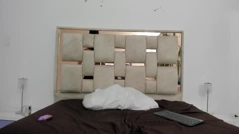 Snapshot of saraa_nix chatting on February 14, 2025, 9:34 am sara online show from February 14, 2025, 9:34 am