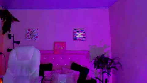 Sarah Ramirez online show from March 7, 2025, 9:27 pm