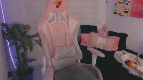 Sarah Ramirez online show from September 11, 2025, 3:28 am