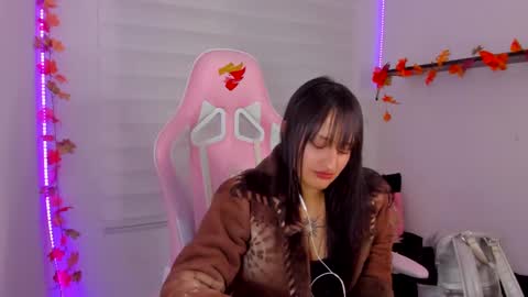 Sarah Ramirez online show from November 18, 2025, 3:01 am