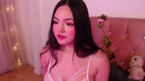 Snapshot of saraa_swett chatting on February 19, 2025, 5:27 pm online show from February 19, 2025, 5:27 pm