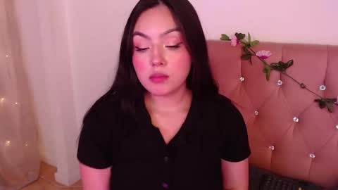 Snapshot of saraa_swett chatting on March 3, 2025, 8:32 pm online show from March 3, 2025, 8:32 pm