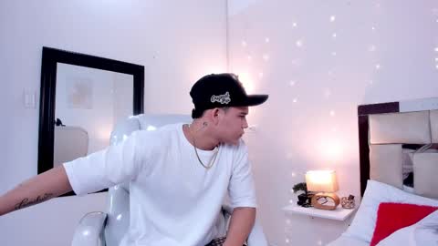 Sara And Stiven online show from March 7, 2025, 3:19 am